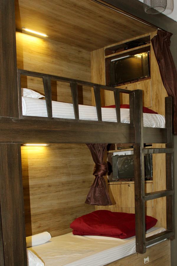 Hilal Dormitory Mumbai Bagian luar foto